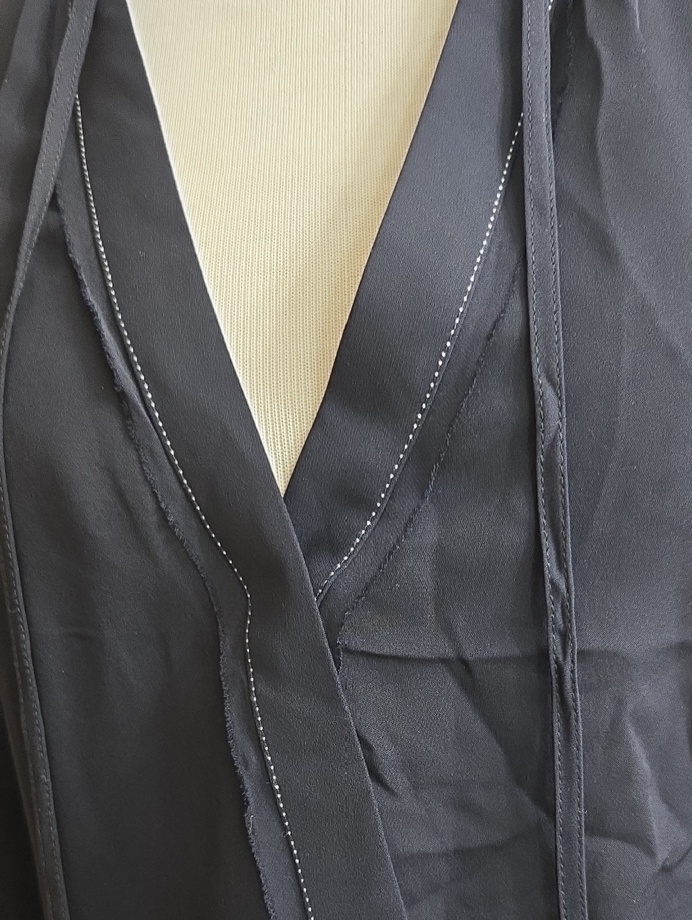 Brochu Walker Black Seville Silk Crepe Wrap Blouse/Size XS - Picture 3 of 7